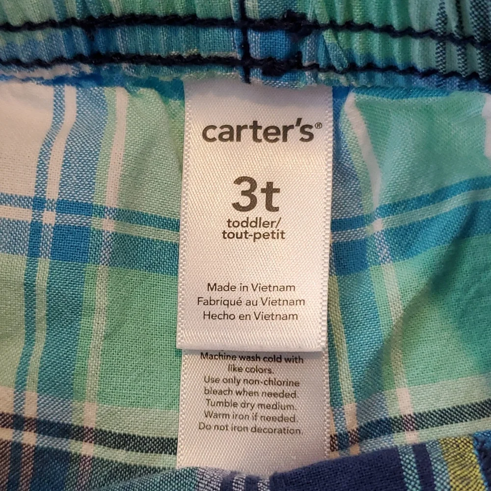 Boys Carter's shorts size 3T